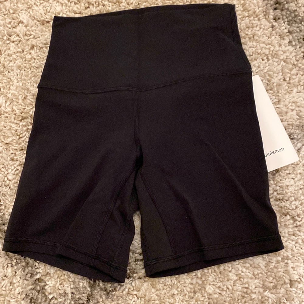 Lululemon biker shorts NWT